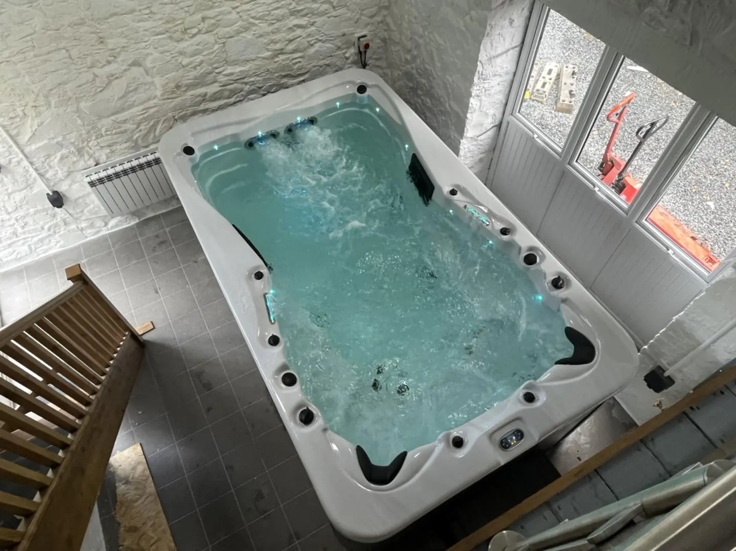 Lovia Spa ZR6801, установленный внутри помещения